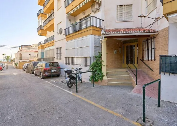 شقة Piso Luminoso A Un Paso Del Mar En نيرخا